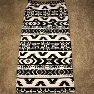 Black and white Aztec Express skirt! Midi length